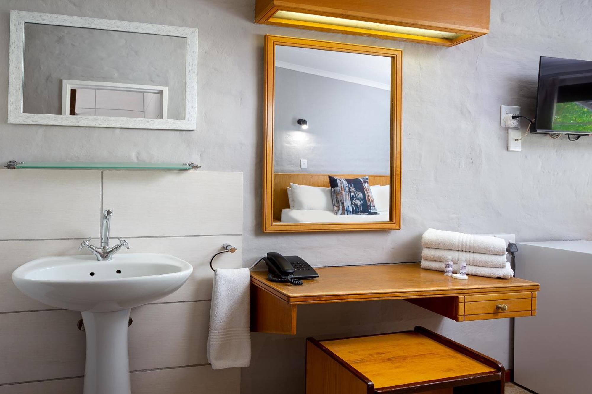 קולסברג Merino Inn Hotel מראה חיצוני תמונה