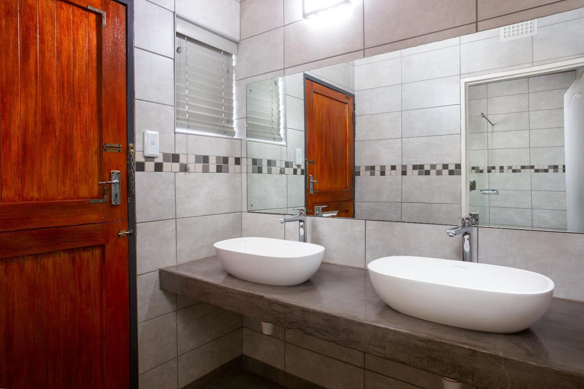 קולסברג Merino Inn Hotel מראה חיצוני תמונה